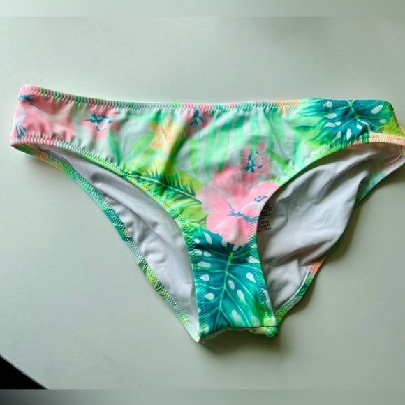 VS Pink Cheeky bikini bottom, MD - Picture 4 of 7